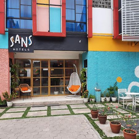 Sans Hotel Andalucia Pasteur Bandung Eksteriør billede