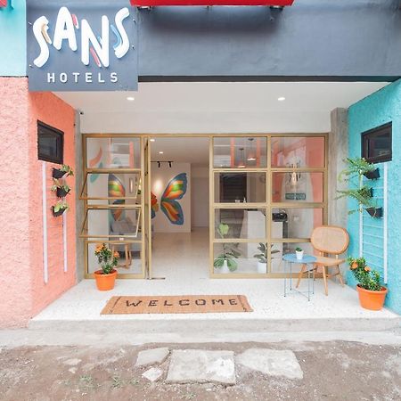 Sans Hotel Andalucia Pasteur Bandung Eksteriør billede