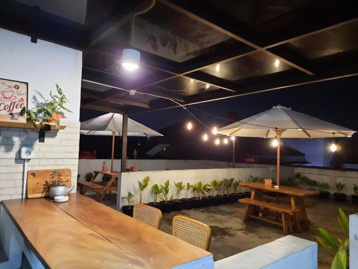 Sans Hotel Andalucia Pasteur Bandung Eksteriør billede