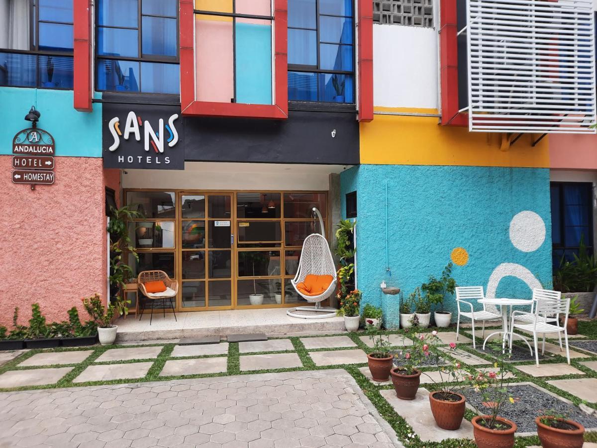 Sans Hotel Andalucia Pasteur Bandung Eksteriør billede
