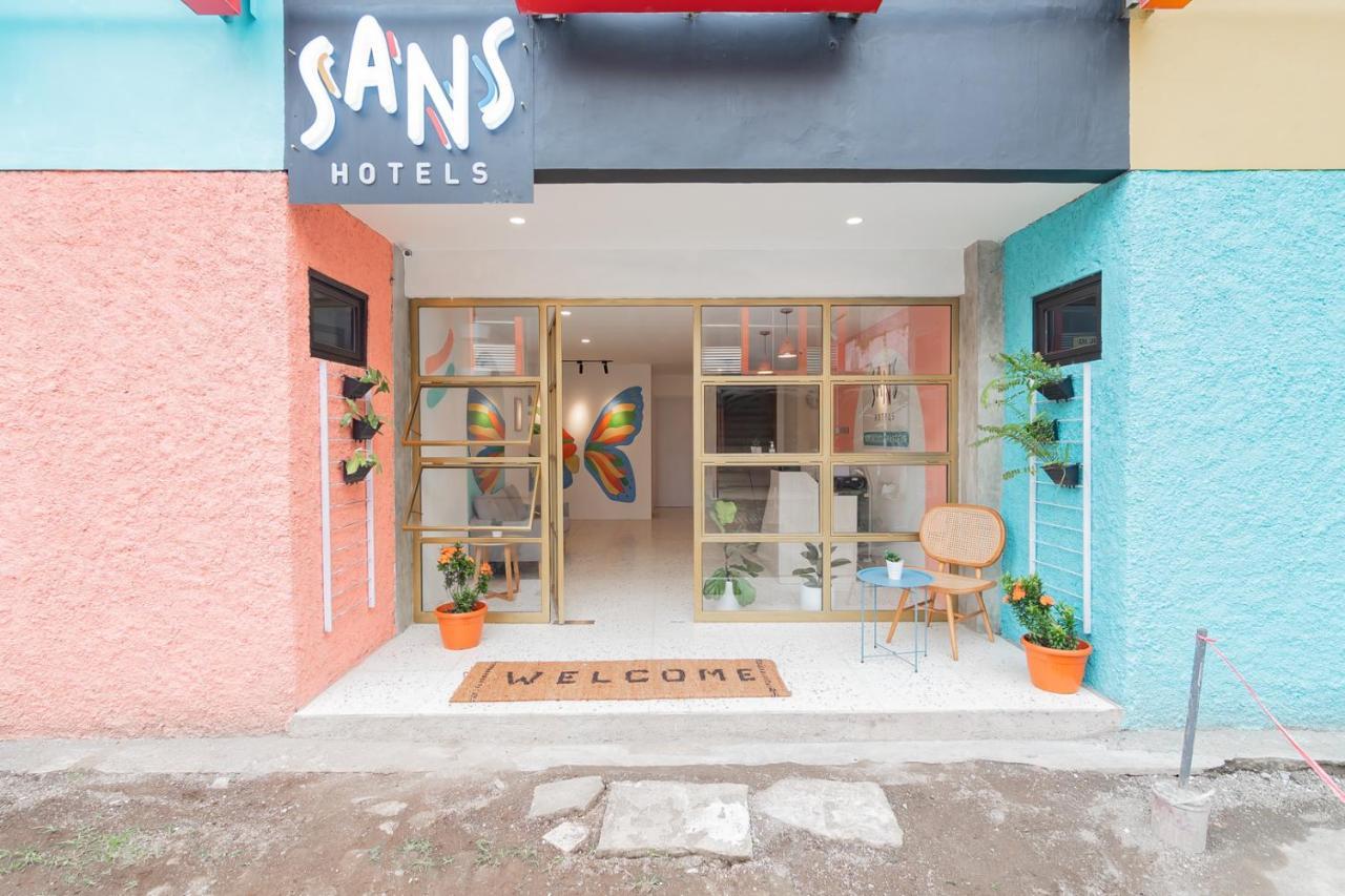Sans Hotel Andalucia Pasteur Bandung Eksteriør billede